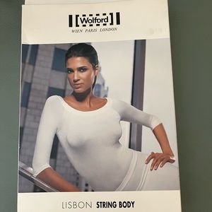 Wolford Lisbon strong body suit xs crimson night NWT